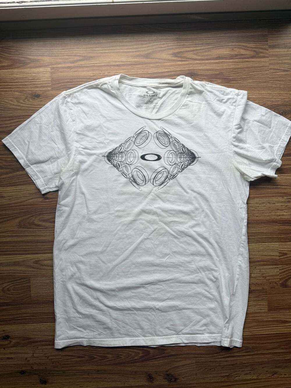 Oakley Geometric Graphic Print White Regular Fit Short Sleeve T-Shirt XL